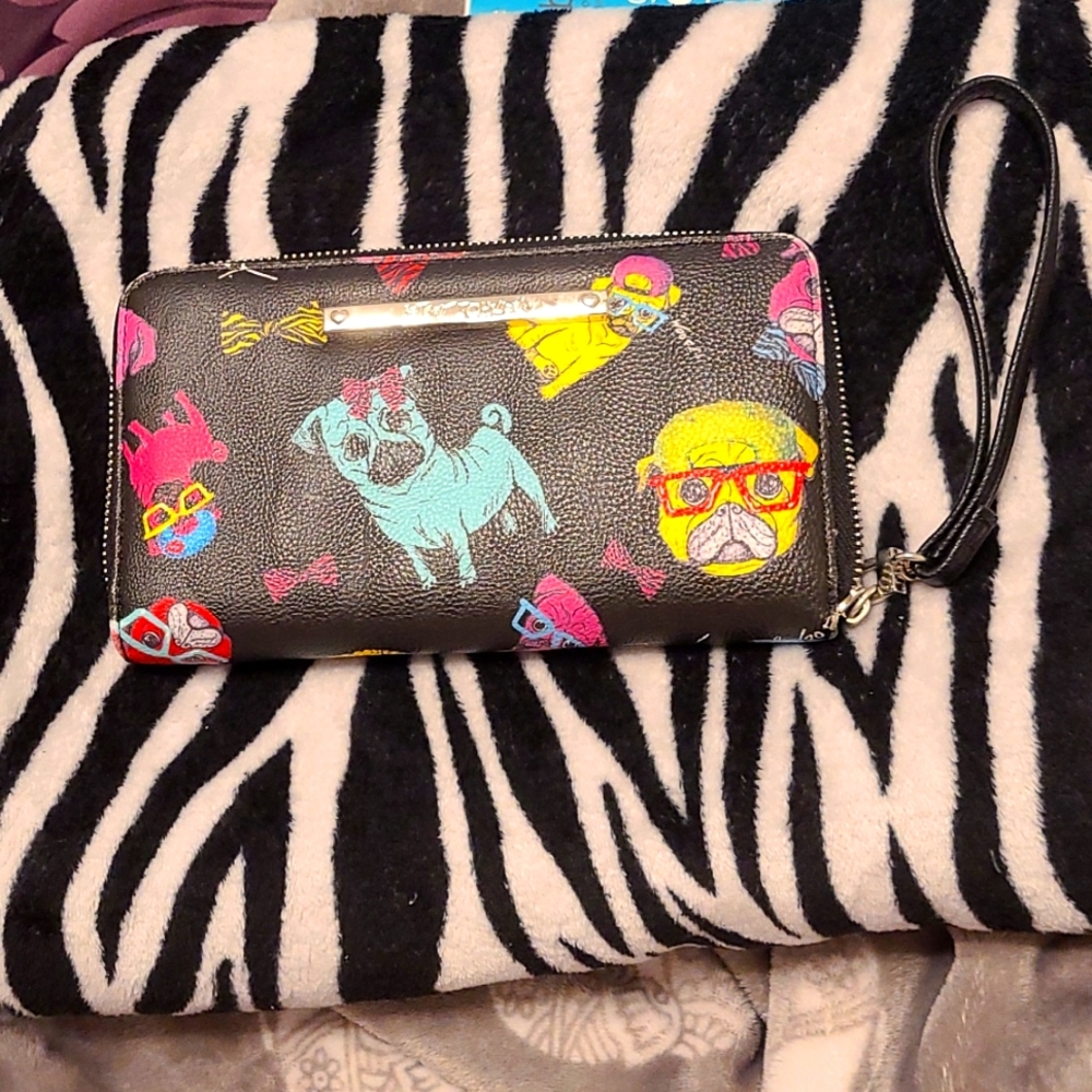 EUC Betsey Johnson wallet/wristlet